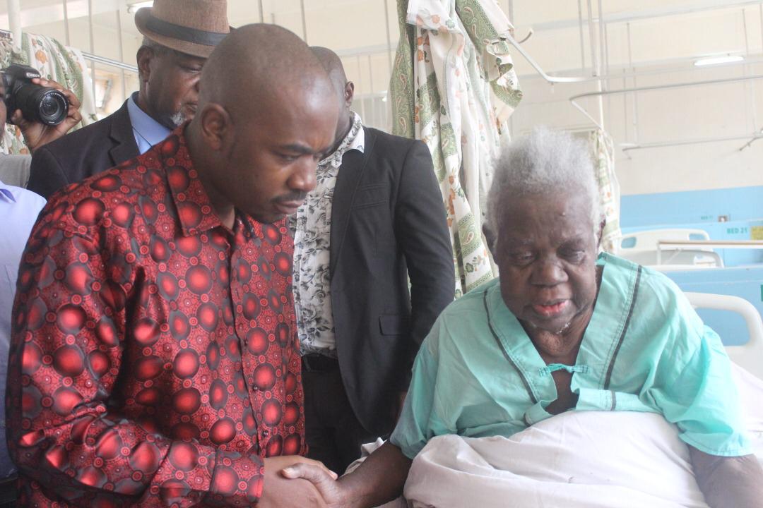 Nelson Chamisa during his visit to hospital to assess the situation on the ground