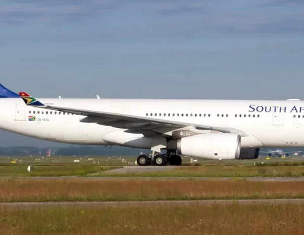 Home 25 South African Airways Resumes Flights