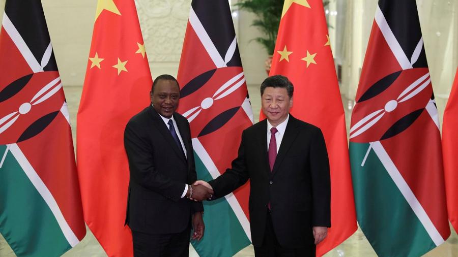 China President Xi Jinping (R) and Kenya President Uhuru Kenyatta (L) during a meeting