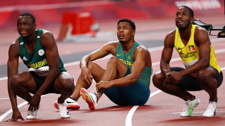 Ngoni Makusha (left) after going through the 100m race at Tokyo Olympics 2020 in Japan (Picture via: Getty Images)