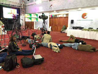 PICTURES: Emotional Scene As Zambian Journalists Wait For Results