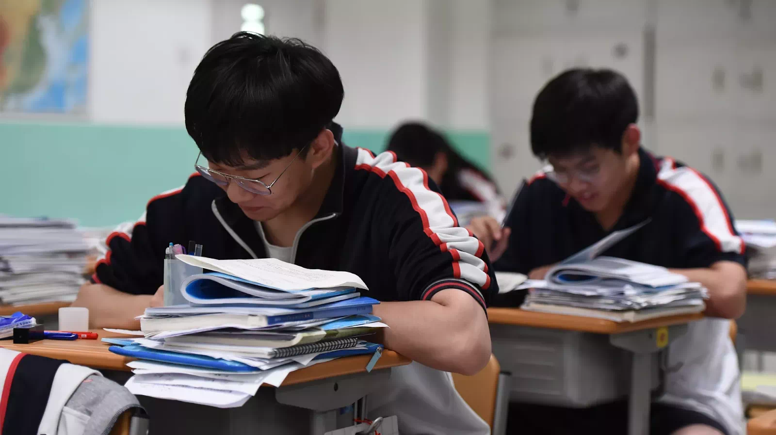 Over 5 Million Chinese Students Suffer From Spinal Deformity