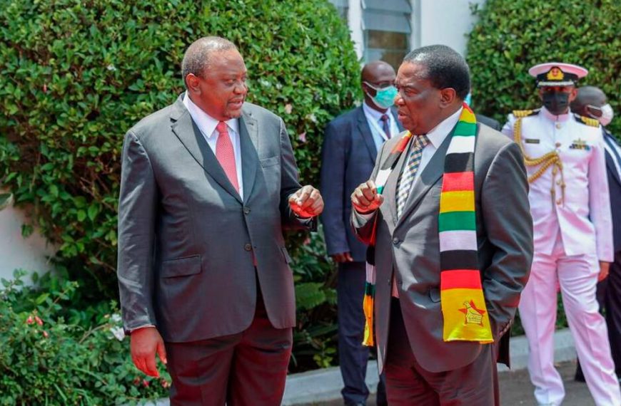 President Uhuru Kenyatta with his visiting Republic of Zimbabwe counterpart, His Excellency Emmerson Mnangagwa during a press briefing at State House, Nairobi.