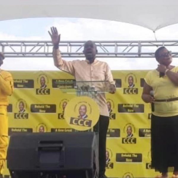 Nelson Chamisa welcoming former MDC-T leader Thokozani Khupe to the CCC party