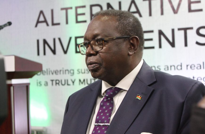 Reserve Bank of Malawi Governor Wilson Banda devalues Kwacha