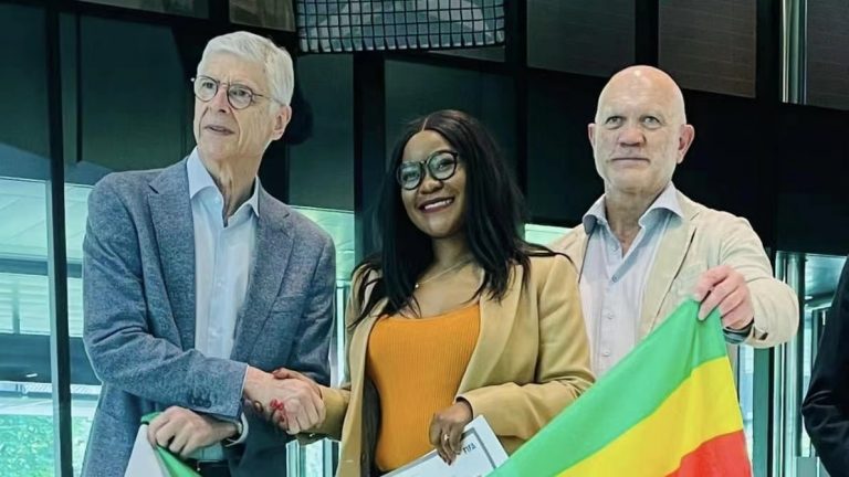 Zimbabwean sports journalist Chipo Sabeta was presented the FIFA/CIES Network Award by legendary French coach Arsene Wenger at FIFA headquarters in Zurich, Switzerland.