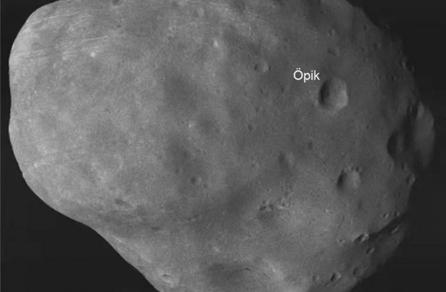 China's Mars probe returns images of Mars satellite
