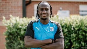 Home 7 English League Two side Barrow AFC sign David Moyo