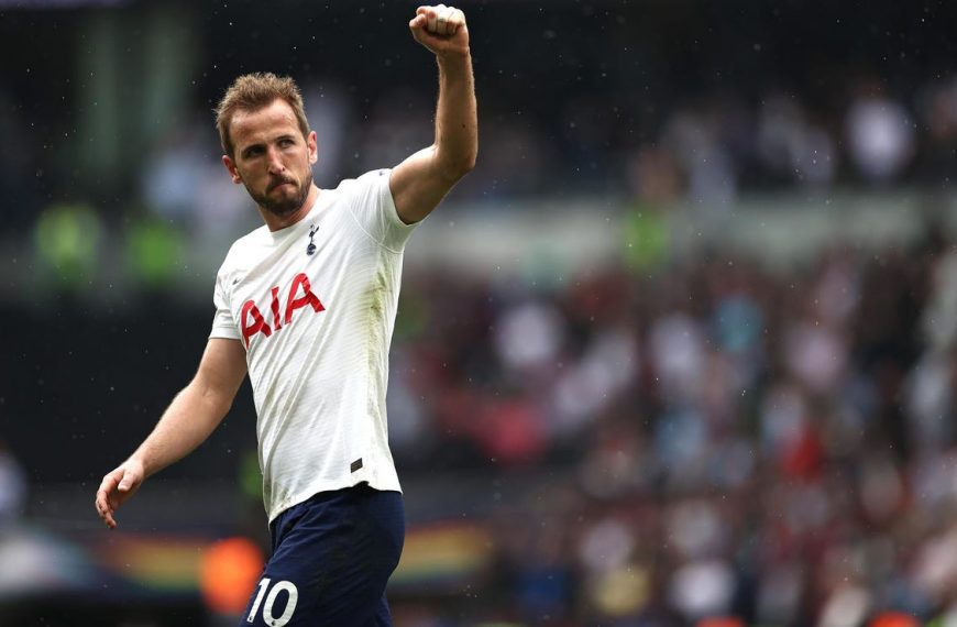Home 123 Harry Kane sets record as Tottenham see off Wolves