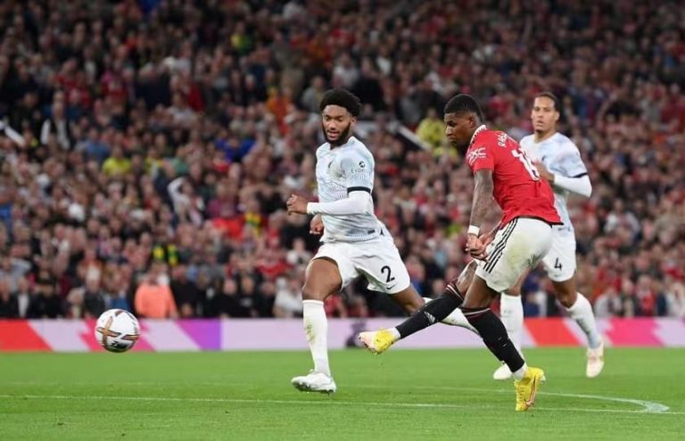 Marcus Rashford scored a goal as Manchester United beat Liverpool 2-1 at Old Trafford on Monday.