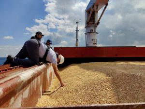 Ukraine first grain cargo ship arrives in Turkey raising hopes of better fortunes