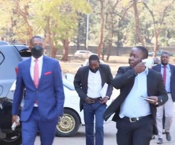 Corruption accused Wadyajena arrives at court like a king, offers to ferry judge