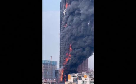 This screengrab taken from a video provided to AFPTV by an anonymous source on September 16, 2022 shows thick smoke billowing from a skyscraper in Changsha, in China's central Hunan province. Picture: Handout/anonymous/AFP.