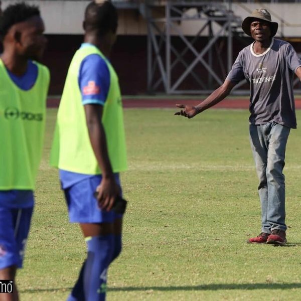 A disgruntled Dynamos supporter staged a demonstration during half time at the National Sports Stadium in the game against Ngezi Platinum Stars on Sunday.