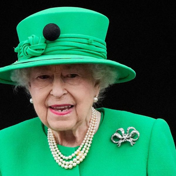 Home 11 The doctors of Queen Elizabeth II, 96, are "concerned" about her health and "have recommended that she be placed under medical supervision" at her castle in Balmoral.