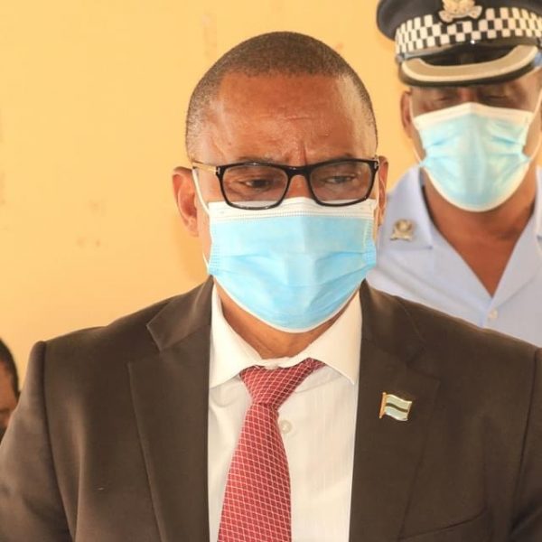 Tsogwane commends Botswana health workers for sterling job
