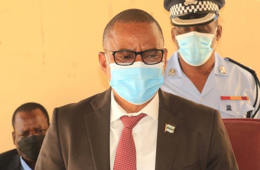 Home 18 Botswana Vice President Slumber Tsogwane during his tour of health facilities and schools in Mokoboxane recently.
