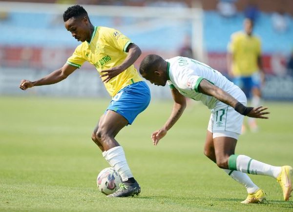 Home 162 Themba Zwane of Mamelodi Sundowns and Bonginkosi Ntuli of AmaZulu FC during the DStv Premiership match between Mamelodi Sundowns and AmaZulu FC at Loftus Versfeld Stadium on September 18, 2022 in Pretoria, South Africa.