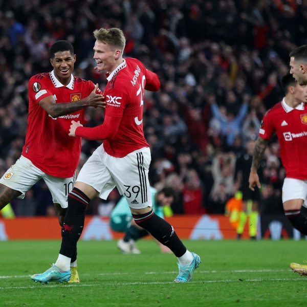 Manchester United strike late to survive Europa League blushes