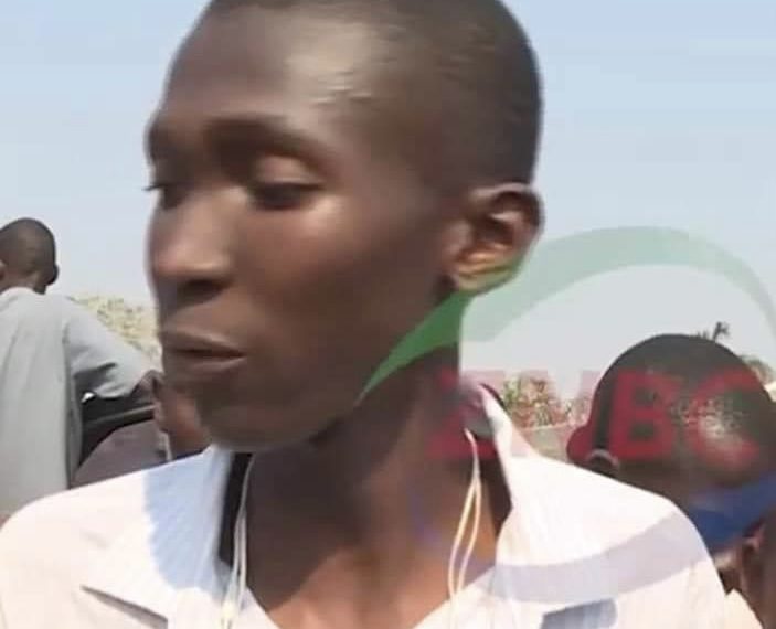 Robert Chitambo who rescued the 12 kidnapped girls in Lusaka Chilala speaking to the press after his heroics.