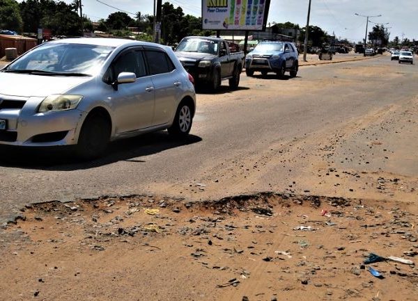 Home 136 Maputo municipality invests 600 million meticais in road maintenance