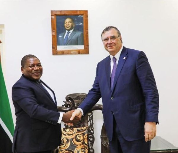 Nyusi meets TotalEnergies CEO Patrick Pouyanne for crunch talks