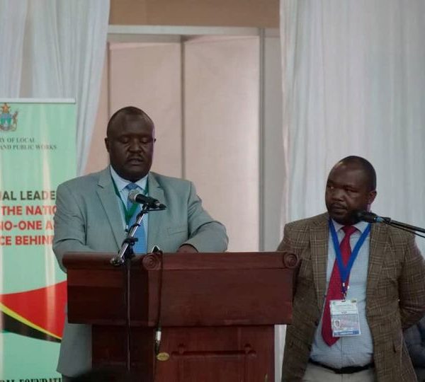 Home 135 Charumbira urges political battle foes Mnangagwa, Chamisa to unite