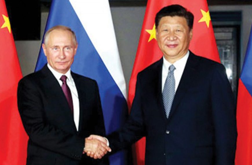 Russian President Vladimir Putin (left) and China’s president Xi Jinping (right).
