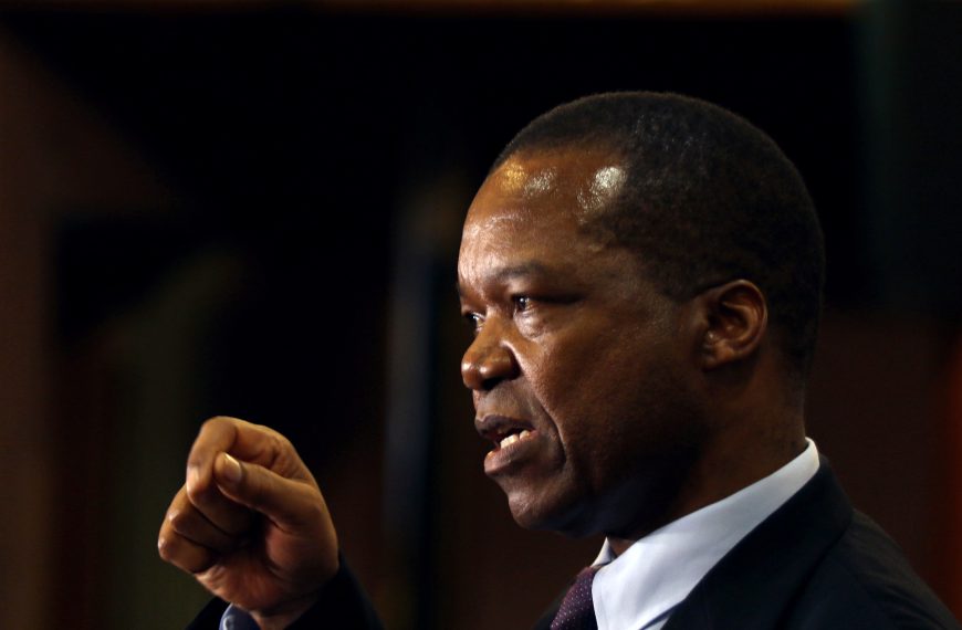 Home 173 Reserve Bank of Zimbabwe (RBZ) Governor John Mangudya gestures as he delivers his 2018 Monetary Policy Statement in Harare, Zimbabwe February 7, 2018.