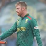 Heinrich Klaasen batted through the pain barrier in Mumbai, India to make a brilliant century as South Africa posted a colossal 399-7 in a crunch World Cup match against struggling champions England on 21 October 2023.