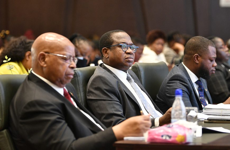 Finance minister Mthuli Ncube flanked by Finance deputy minister David Mnangagwa and Speaker of Parliament Jacob Mudenda during a pre-Budget Seminar in Harare on 6th November 2023.