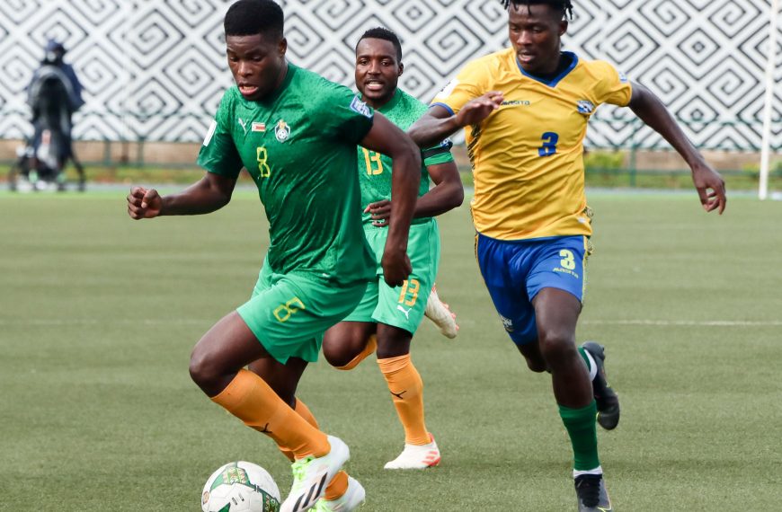 Zimbabwe international Marshall Munetsi tussles for the ball with Rwandese player during a 2026 FIFA World Cup qualifiers Group C encounter played at Huye Stadium on 15th November 2023.
