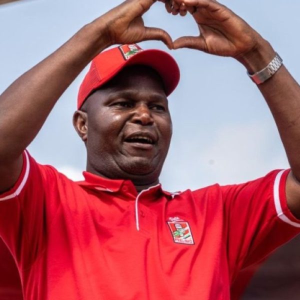Home 128 Mozambique new leader of FRELIMO party Daniel Chapo shows some love to party supporters at a rally recently.